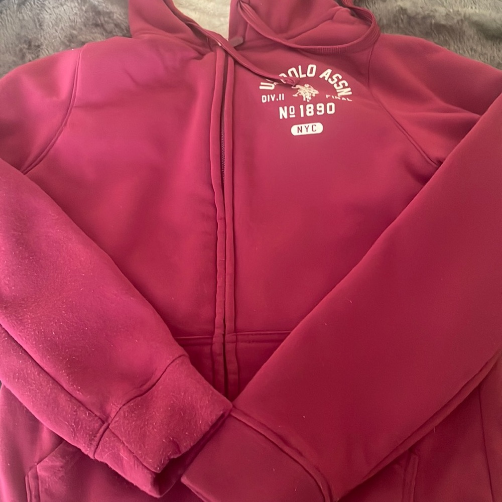 color-maroon fabric-cotton washer/dryer safe condition-like new(wore 1-2 times)